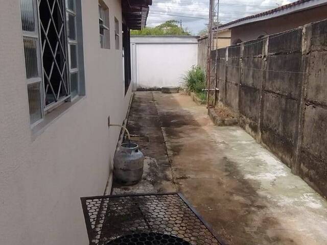 #351 - Casa para Venda em Bela Vista de Goiás - GO