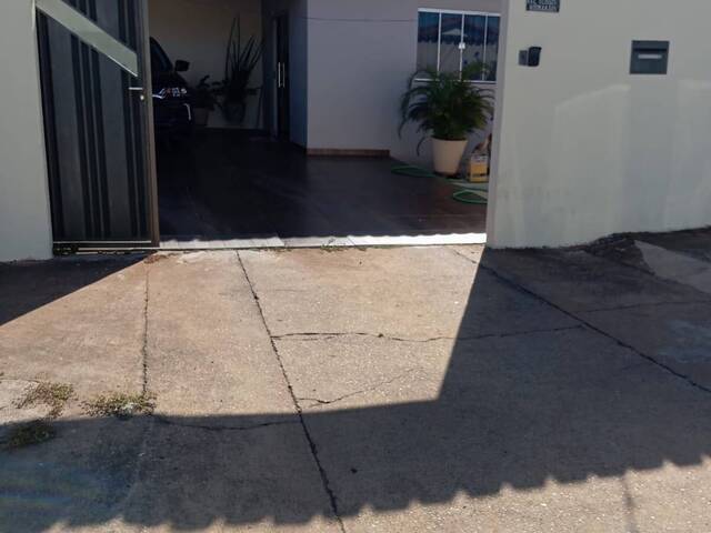 #500 - Casa para Venda em Bela Vista de Goiás - GO - 2
