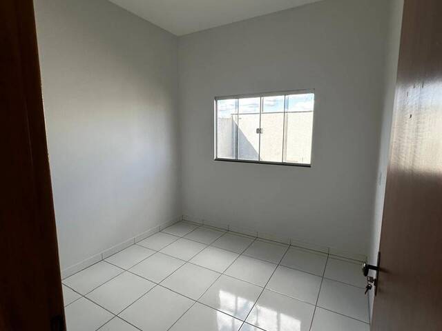 #590 - Casa para Venda em Bela Vista de Goiás - GO - 2