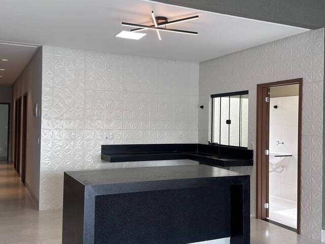 #601 - Casa para Venda em Bela Vista de Goiás - GO - 2