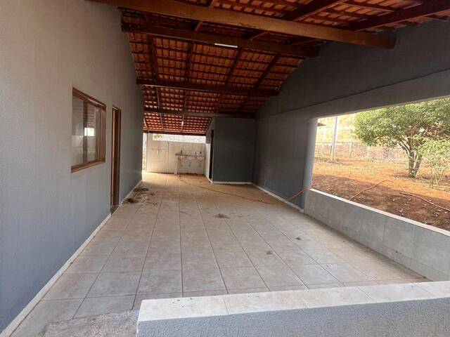 #646 - Casa para Venda em Bela Vista de Goiás - GO